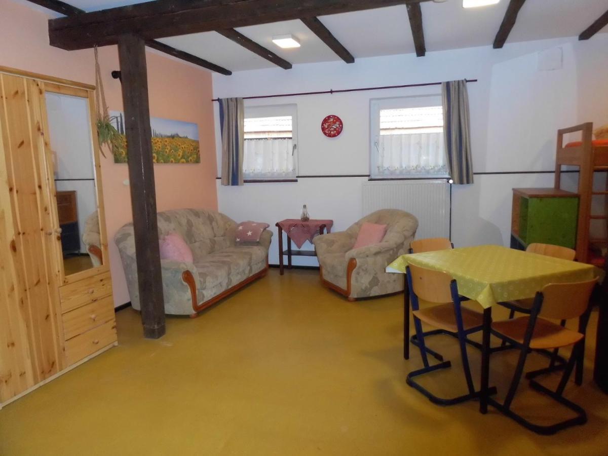 אפן Das Haus Mit Der Roten Telefonzelle מראה חיצוני תמונה