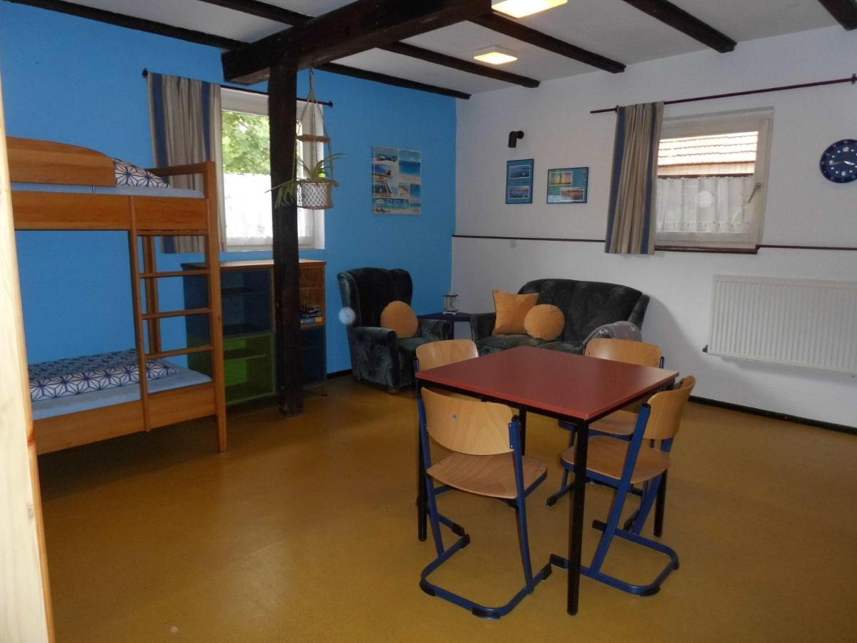 אפן Das Haus Mit Der Roten Telefonzelle מראה חיצוני תמונה
