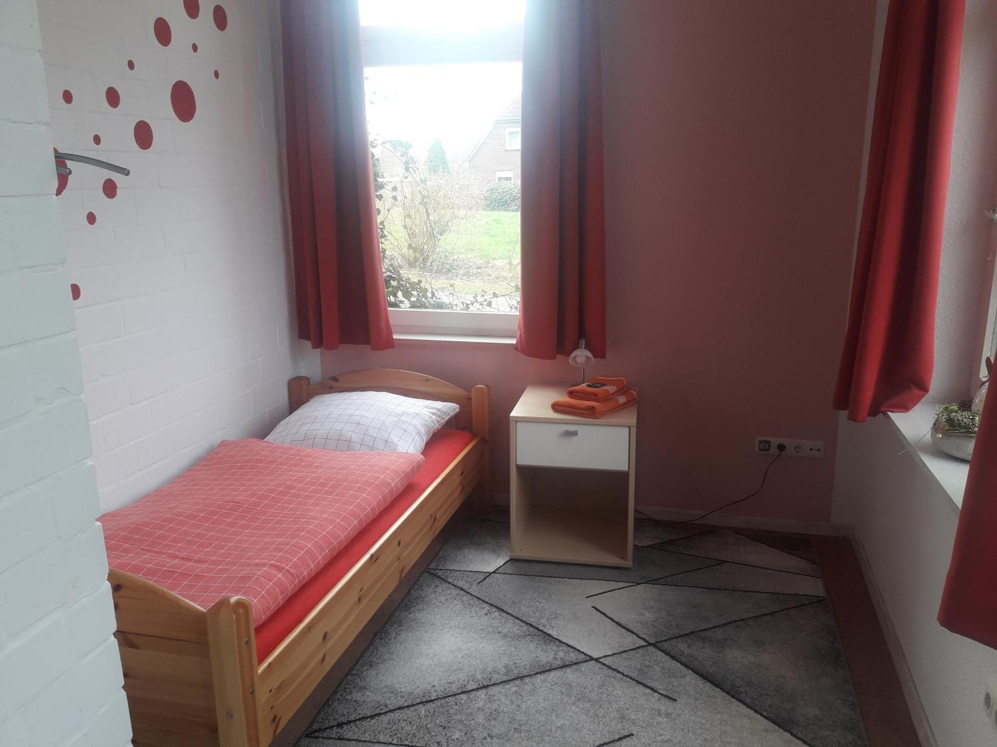 אפן Das Haus Mit Der Roten Telefonzelle מראה חיצוני תמונה