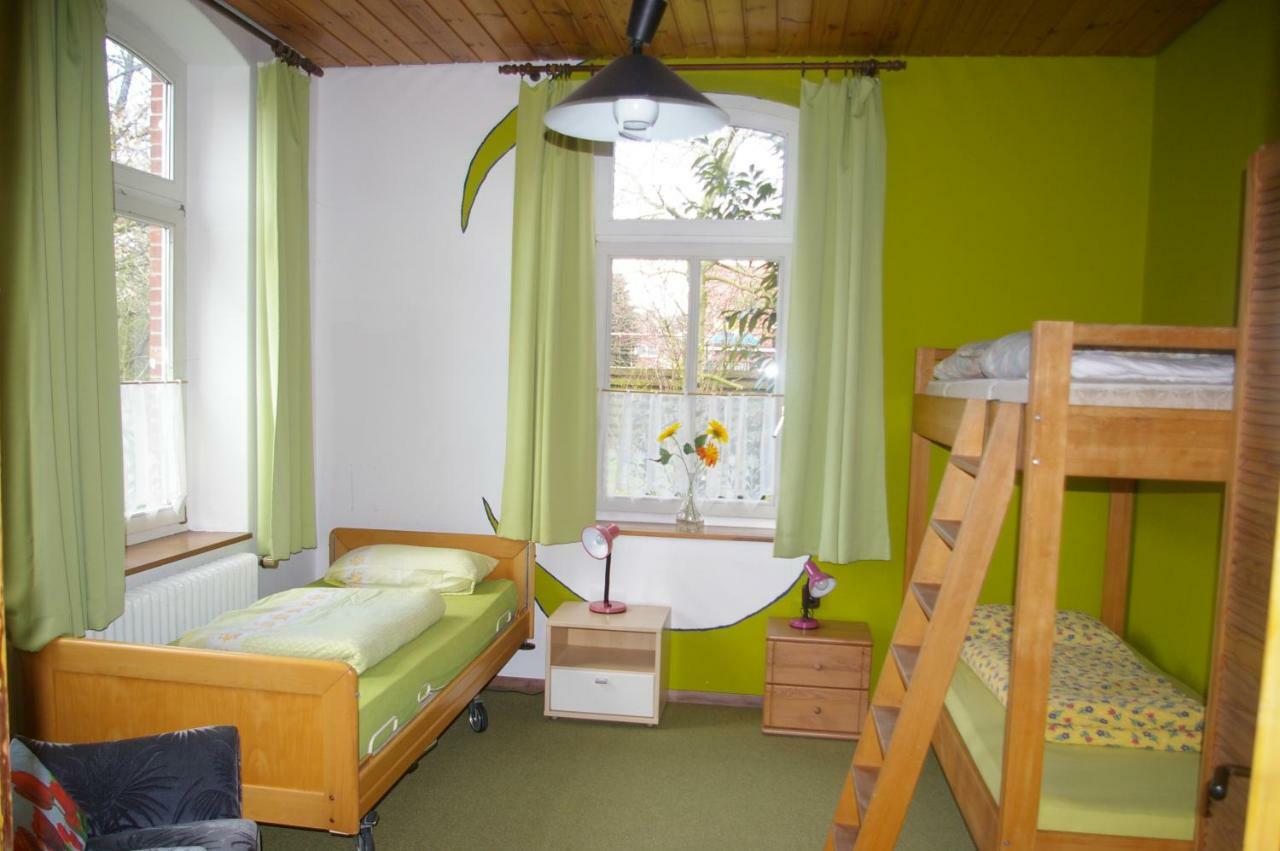 אפן Das Haus Mit Der Roten Telefonzelle מראה חיצוני תמונה